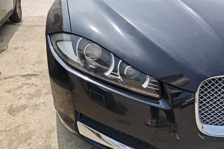 Used Jaguar XF 2009 XF 3.0L V6 Luxury Edition Right Front Headlight