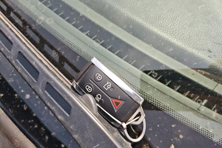 Used Jaguar XF 2009 XF 3.0L V6 Luxury Edition Vehicle Key