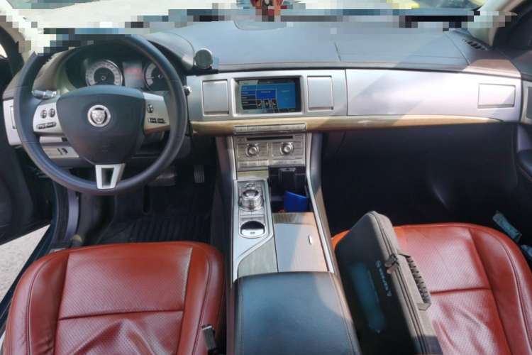 Used Jaguar XF 2009 XF 4.2 SV8 Supercharged Edition Center Console