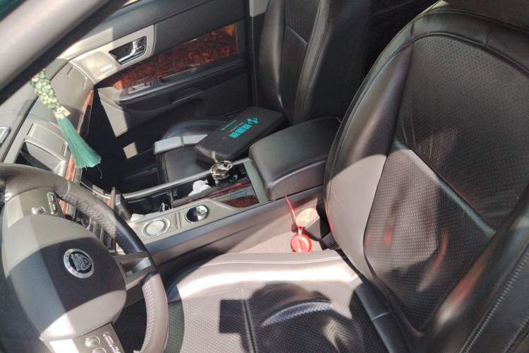 Used Jaguar XF 2009 XF 3.0L V6 Luxury Edition Left Front Seat