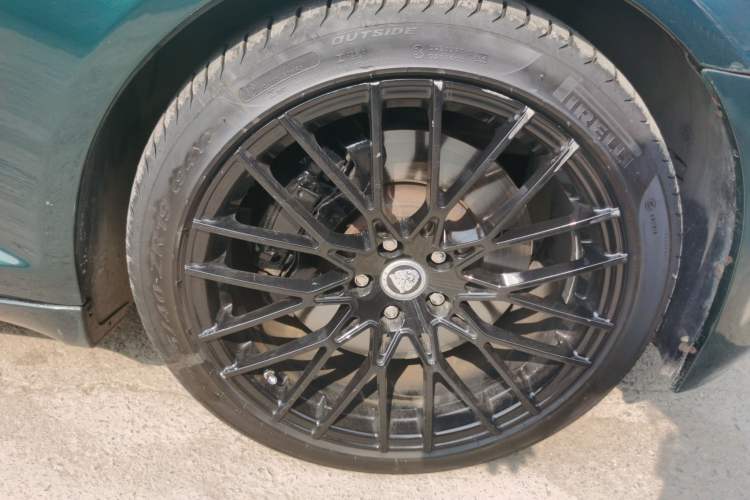 Used Jaguar XF 2009 XF 4.2 SV8 Supercharged Edition Right Front Wheel Hub
