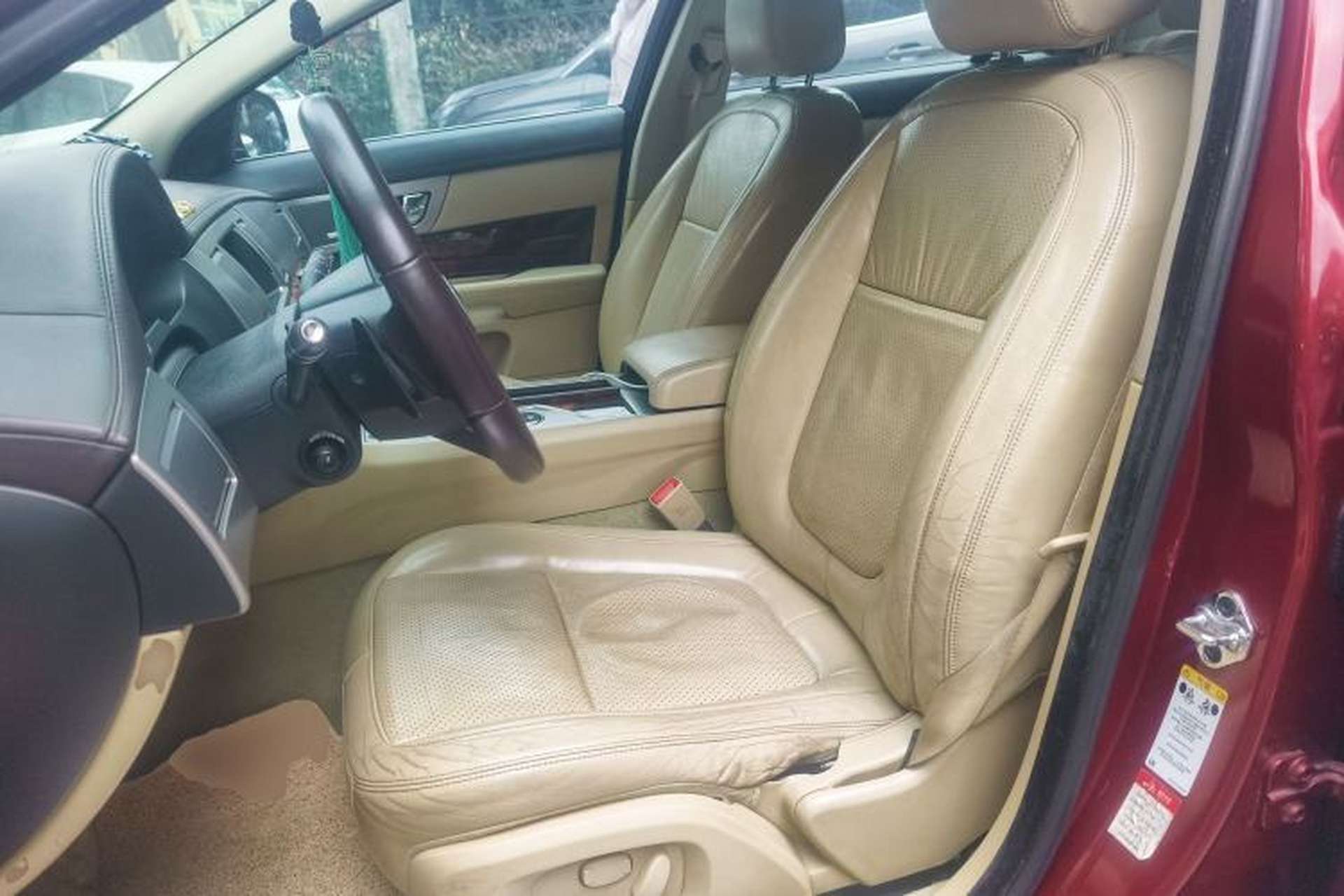 Used Jaguar XF 2009 XF 3.0L V6 Luxury Edition Left Front Seat