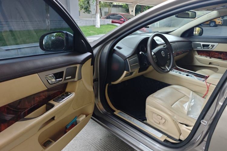 Used Jaguar XF 2009 XF 3.0L V6 Luxury Edition Driver Seat