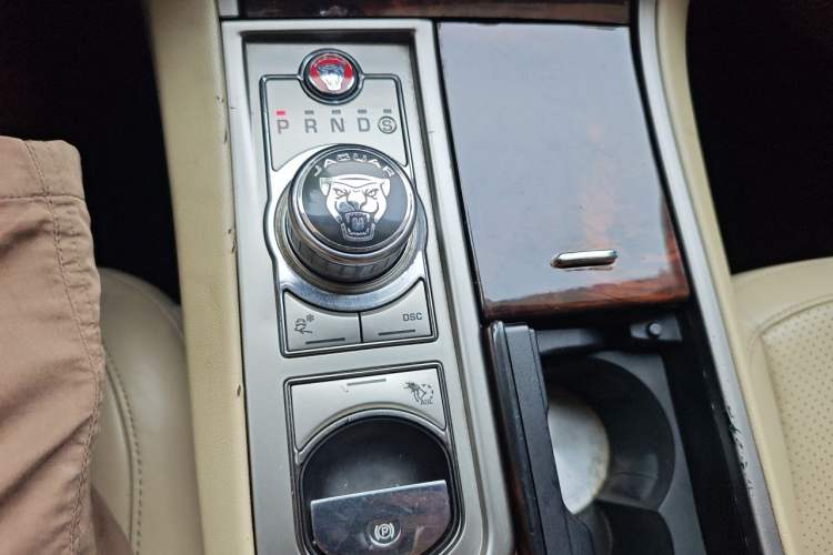 Used Jaguar XF 2009 XF 3.0L V6 Luxury Edition Gear Lever