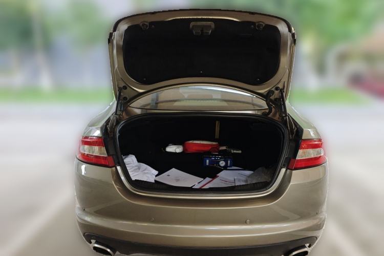Used Jaguar XF 2009 XF 3.0L V6 Luxury Edition Trunk