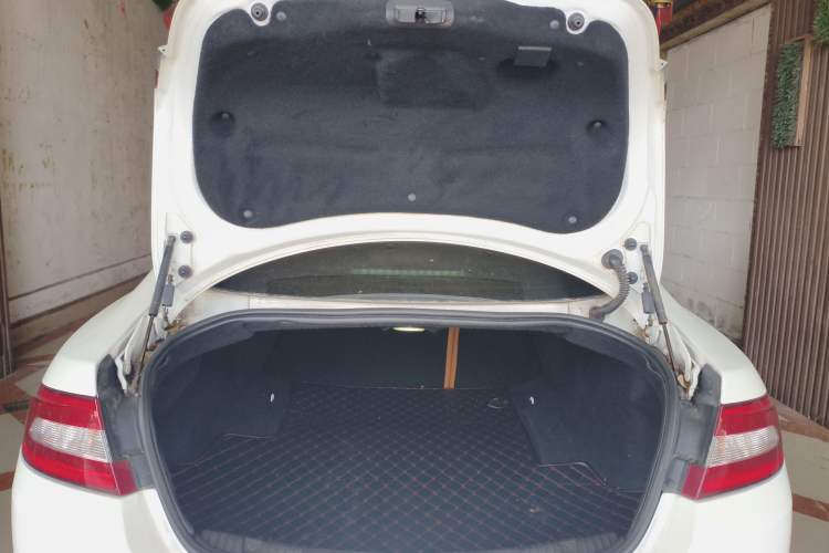 Used Jaguar XF 2009 XF 3.0L V6 Luxury Edition Trunk