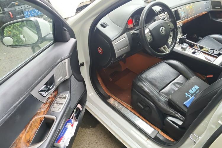 Used Jaguar XF 2011 XF 3.0 V6 75th Anniversary Edition Driver Seat