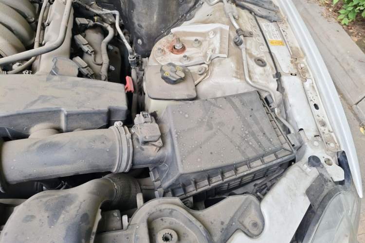 Used Jaguar XF 2011 XF 3.0 V6 75th Anniversary Edition Engine Bay Left