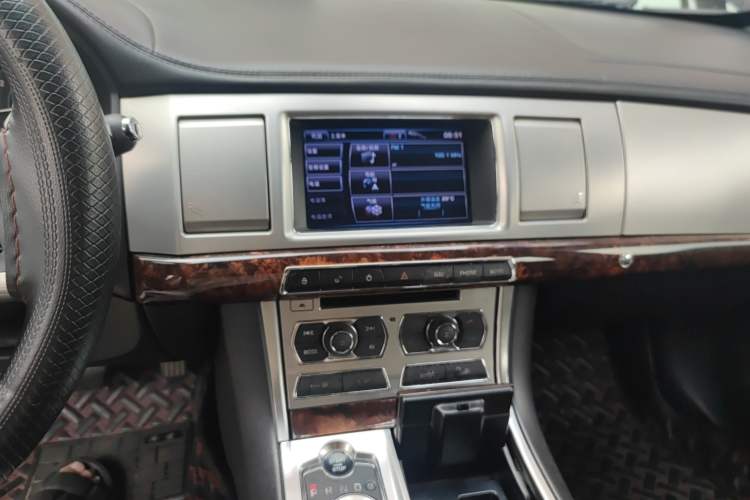 Used Jaguar XF 2012 XF 3.0L V6 Prestige Edition Audio And AC Panel