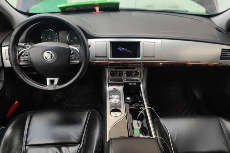 Used Jaguar XF 2012 XF 3.0L V6 Prestige Edition Center Console
