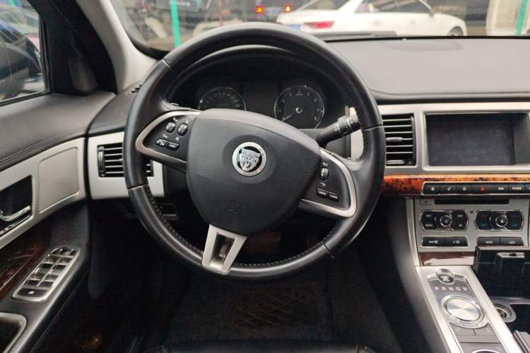 Used Jaguar XF 2012 XF 3.0L V6 Luxury Edition Steering Wheel