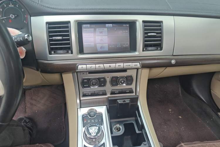 Used Jaguar XF 2012 XF 3.0L V6 London Limited Edition Audio And AC Panel