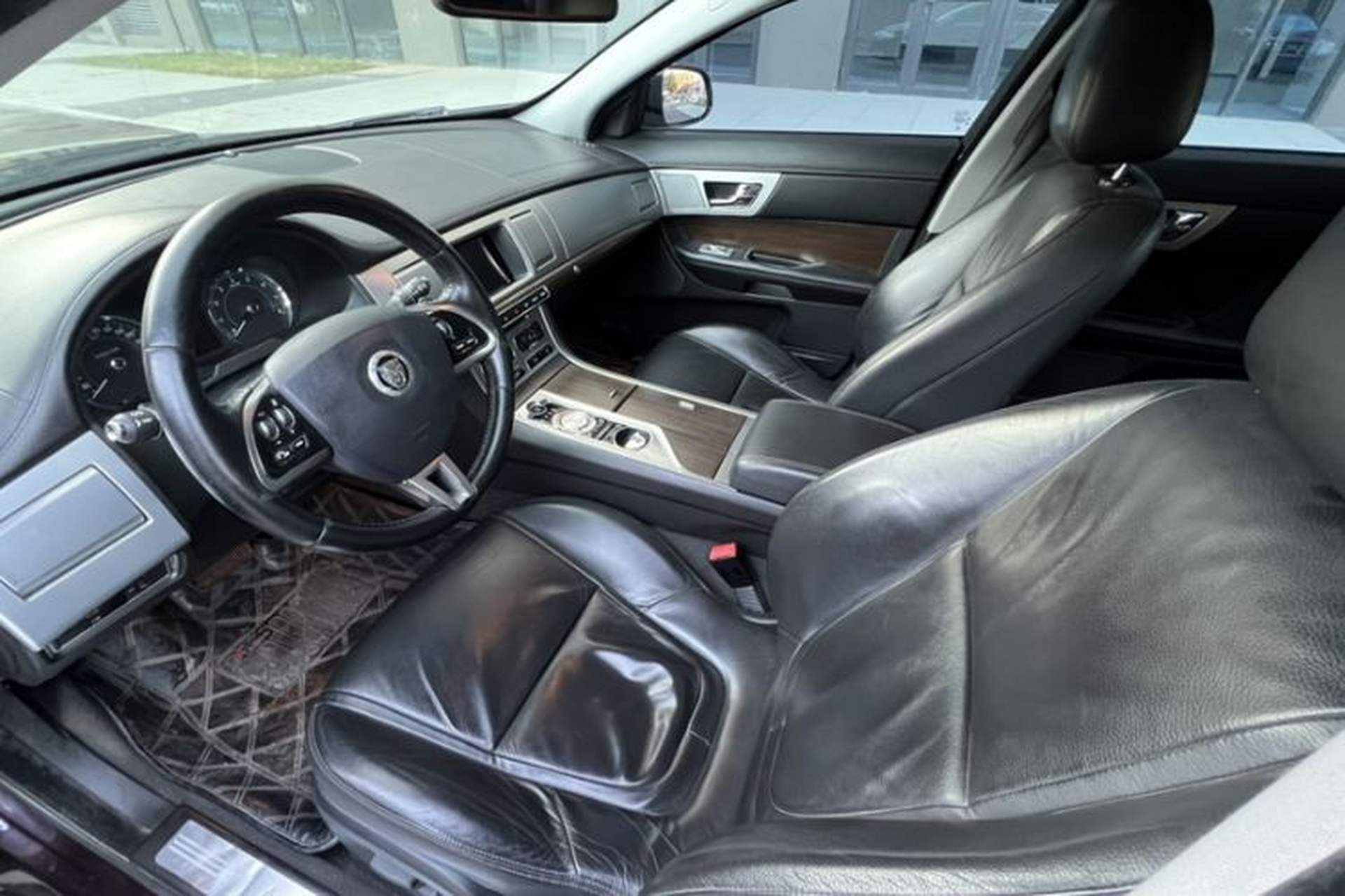 Used Jaguar XF 2012 XF 3.0L V6 London Limited Edition Interior 1