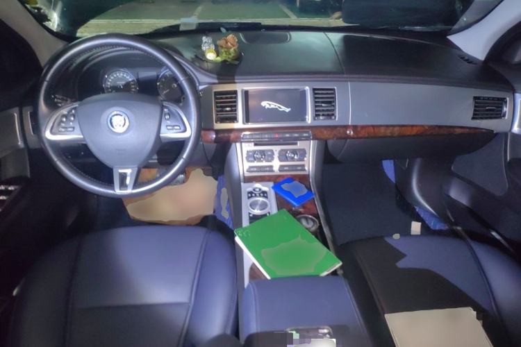 Used Jaguar XF 2012 XF 3.0L V6 Luxury Edition Center Console