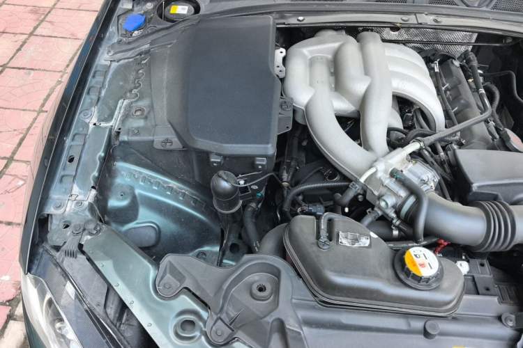 Used Jaguar XF 2012 XF 3.0L V6 Prestige Edition Engine Bay Right