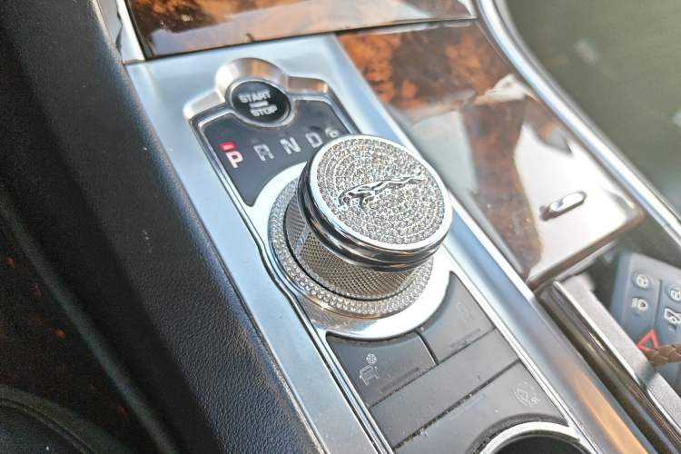 Used Jaguar XF 2012 XF 3.0L V6 Luxury Edition Gear Lever