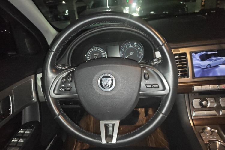 Used Jaguar XF 2012 XF 3.0L V6 London Limited Edition Steering Wheel