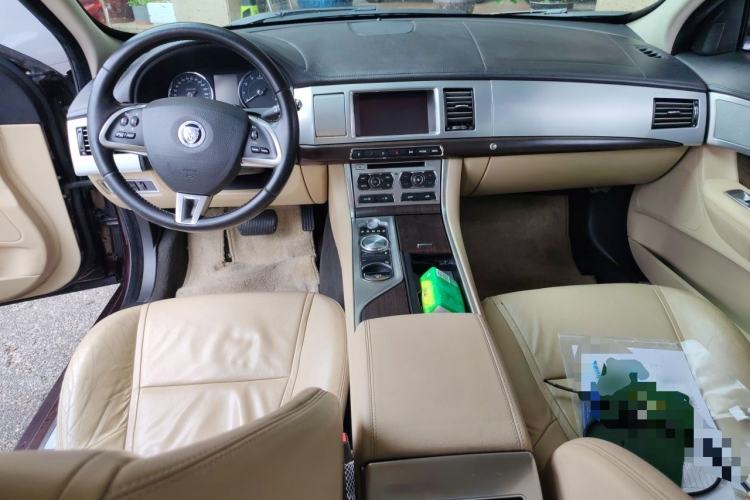 Used Jaguar XF 2012 XF 3.0L V6 Prestige Edition Center Console