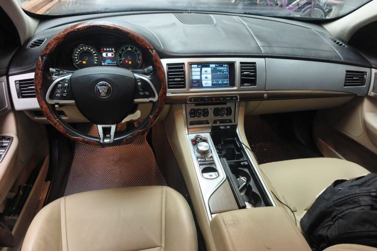 Used Jaguar XF 2012 XF 3.0L V6 Prestige Edition Center Console