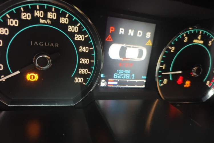 Used Jaguar XF 2012 XF 3.0L V6 Prestige Edition Odometer Close Up