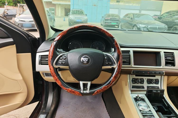 Used Jaguar XF 2012 XF 3.0L V6 Prestige Edition Steering Wheel