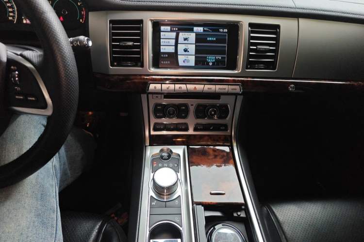 Used Jaguar XF 2012 XF 3.0L V6 Luxury Edition Audio And AC Panel
