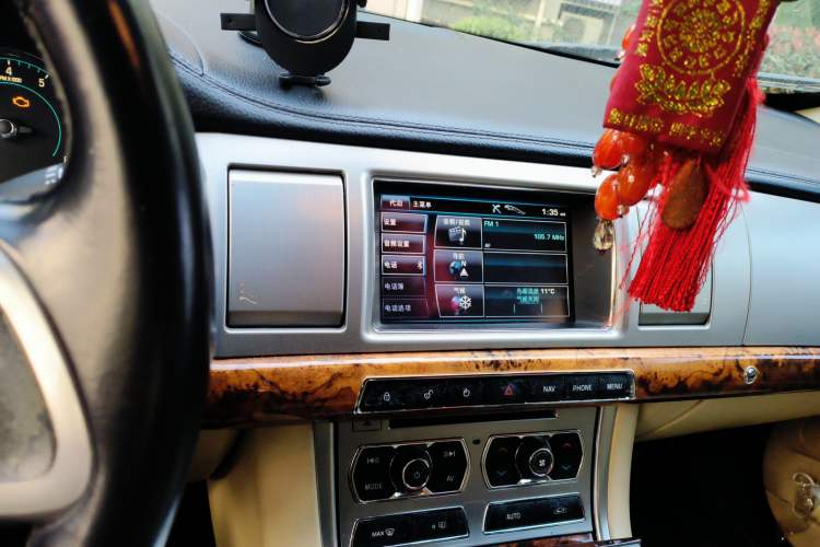 Used Jaguar XF 2012 XF 3.0L V6 Prestige Edition Audio And AC Panel