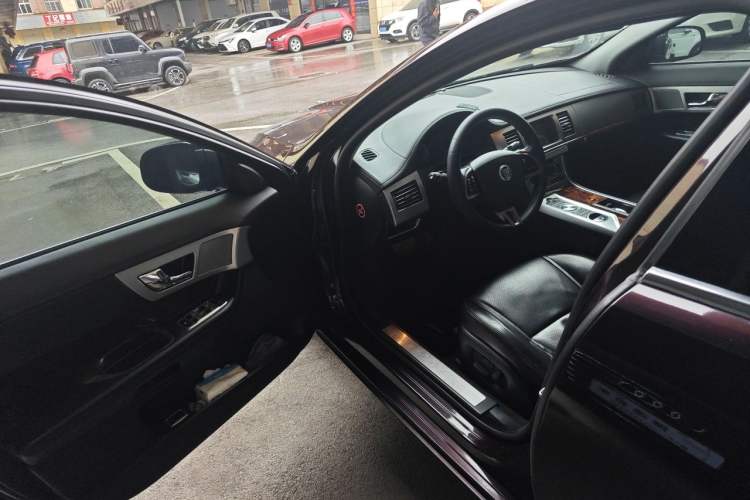 Used Jaguar XF 2012 XF 3.0L V6 Luxury Edition Driver Seat