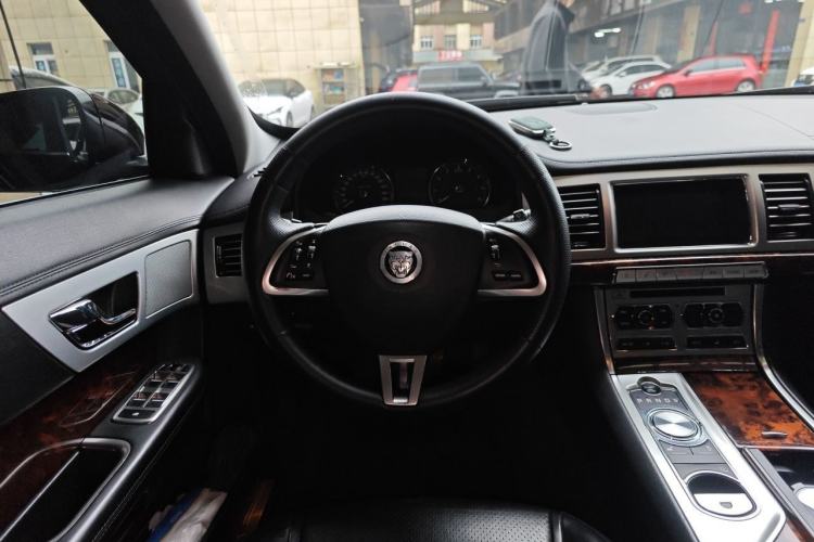 Used Jaguar XF 2012 XF 3.0L V6 Luxury Edition Steering Wheel