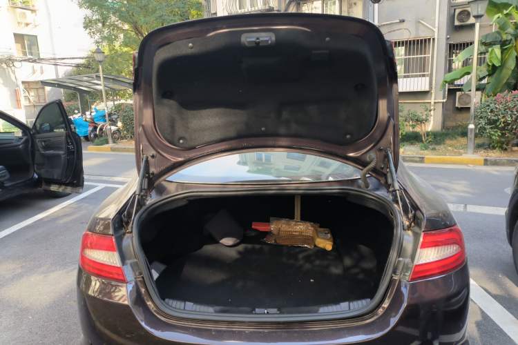 Used Jaguar XF 2012 XF 3.0L V6 Prestige Edition Trunk