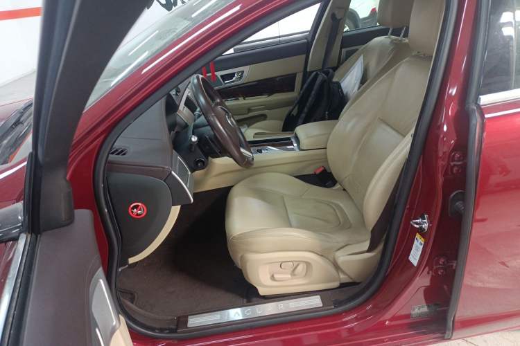 Used Jaguar XF 2012 XF 3.0L V6 Luxury Edition Left Front Seat