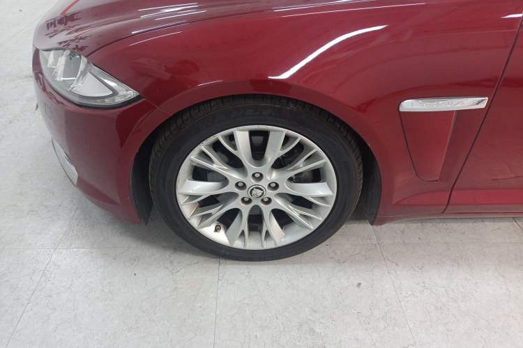 Used Jaguar XF 2012 XF 3.0L V6 Luxury Edition Left Front Wheel Hub
