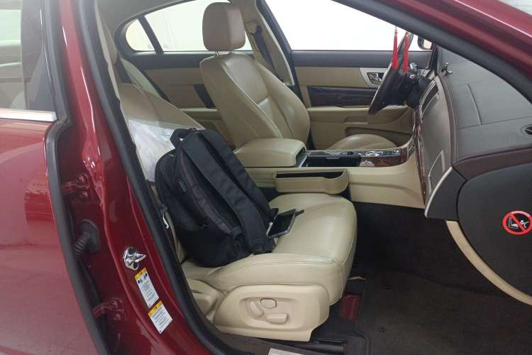 Used Jaguar XF 2012 XF 3.0L V6 Luxury Edition Right Front Seat