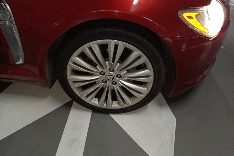 Used Jaguar XF 2012 XF 3.0L V6 Luxury Edition Right Front Wheel Hub