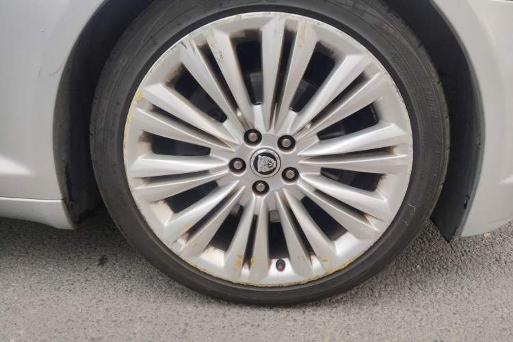 Used Jaguar XF 2012 XF 3.0L V6 Luxury Edition Right Front Wheel Hub