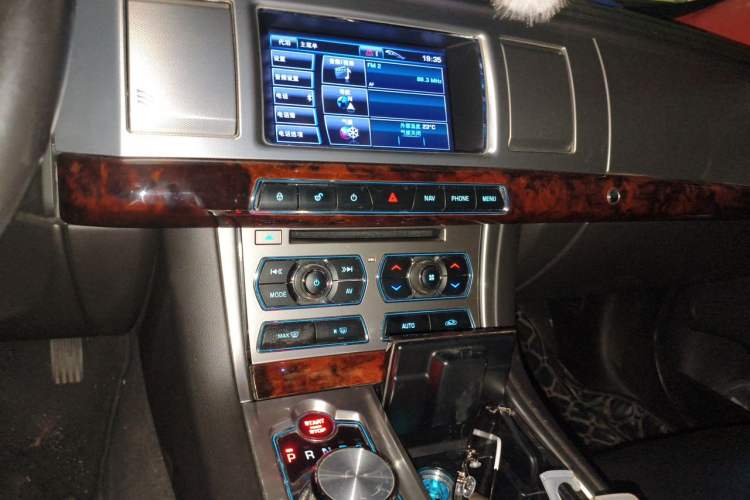 Used Jaguar XF 2012 XF 3.0L V6 Prestige Edition Audio And AC Panel