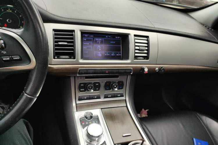 Used Jaguar XF 2012 XF 3.0L V6 London Limited Edition Audio And AC Panel
