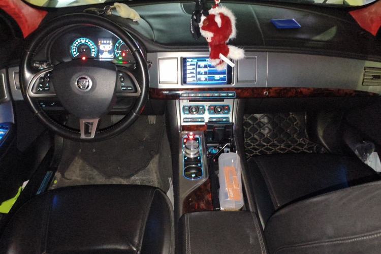 Used Jaguar XF 2012 XF 3.0L V6 Prestige Edition Center Console