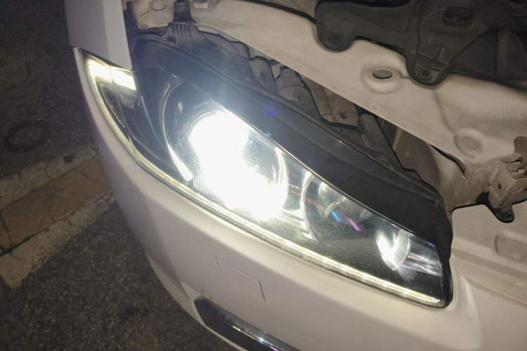 Used Jaguar XF 2012 XF 3.0L V6 Prestige Edition Right Front Headlight