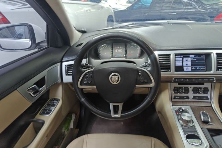 Used Jaguar XF 2012 XF 3.0L V6 London Limited Edition Steering Wheel