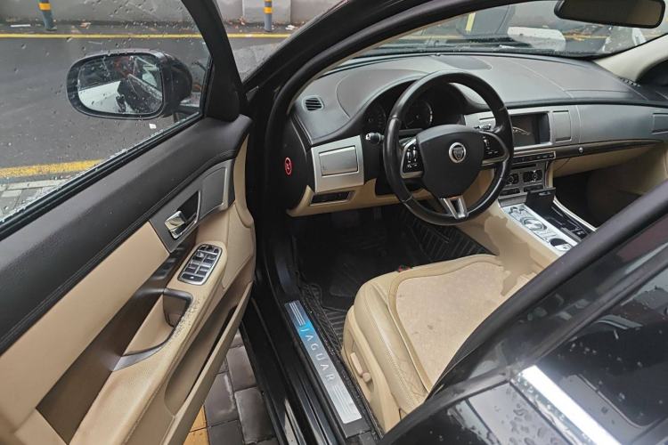 Used Jaguar XF 2013 XF 2.0T Luxury Edition Driver Seat