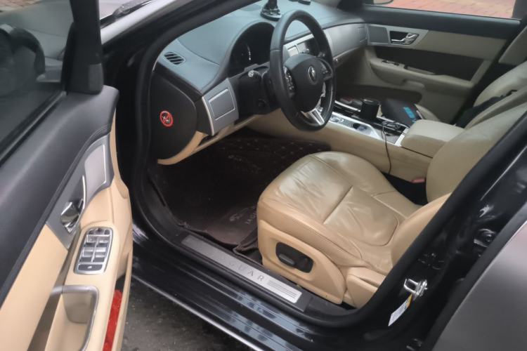 Used Jaguar XF 2013 XF 2.0T Luxury Edition Driver Seat