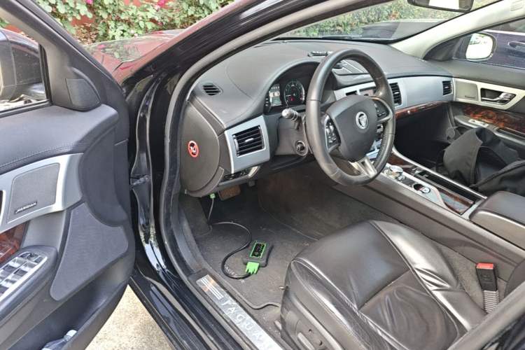Used Jaguar XF 2013 XF 3.0 SC Luxury Edition Driver Seat