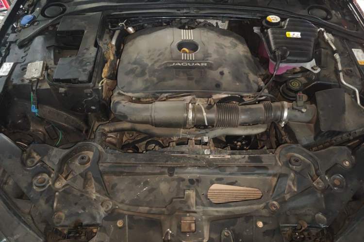 Used Jaguar XF 2013 XF 2.0T Luxury Edition Engine Bay