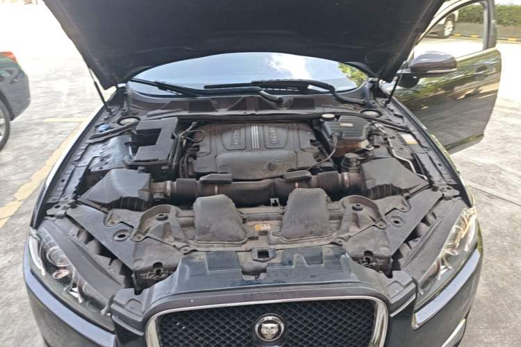 Used Jaguar XF 2013 XF 3.0 SC Luxury Edition Engine Bay