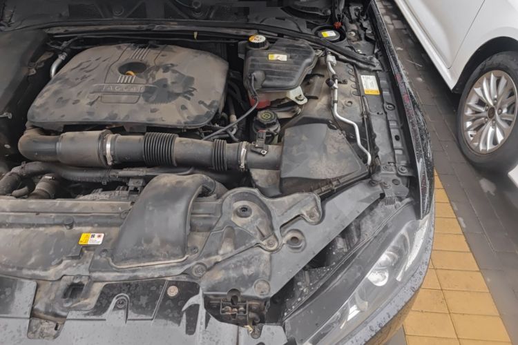 Used Jaguar XF 2013 XF 2.0T Luxury Edition Engine Bay Left