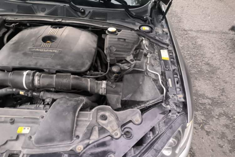Used Jaguar XF 2013 XF 2.0T Luxury Edition Engine Bay Left