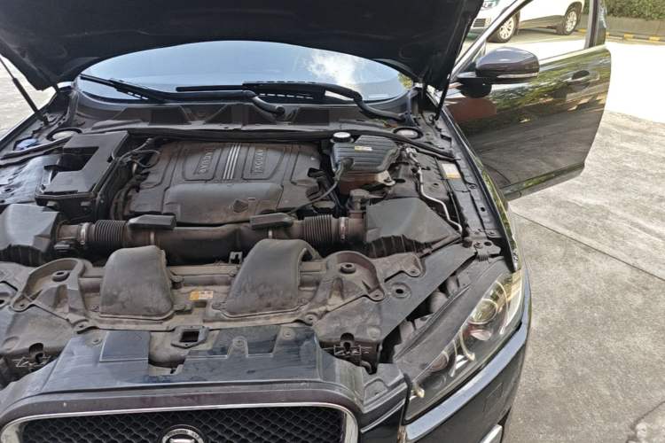 Used Jaguar XF 2013 XF 3.0 SC Luxury Edition Engine Bay Left