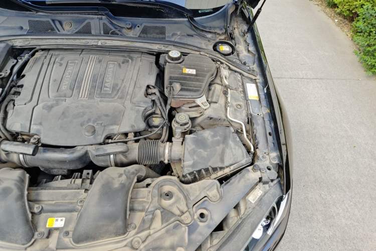 Used Jaguar XF 2013 XF 3.0 SC Luxury Edition Engine Bay Left