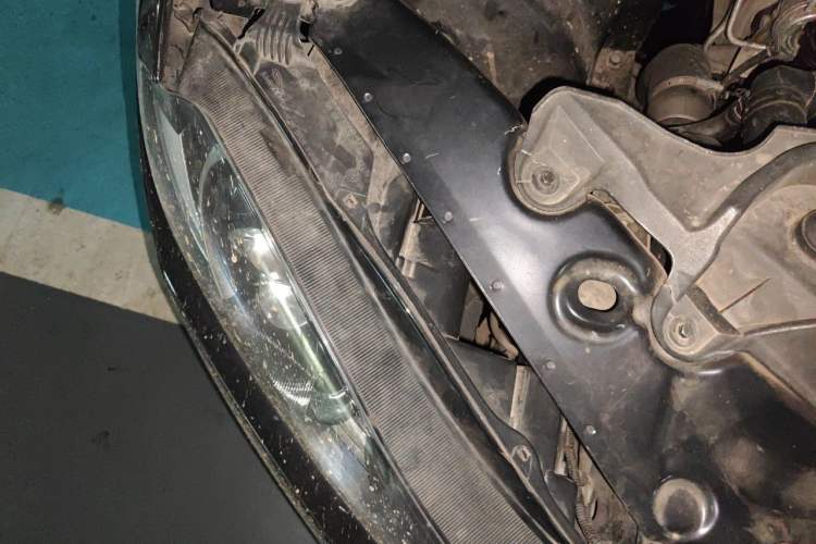 Used Jaguar XF 2013 XF 2.0T Cambridge Limited Edition Engine Bay Right